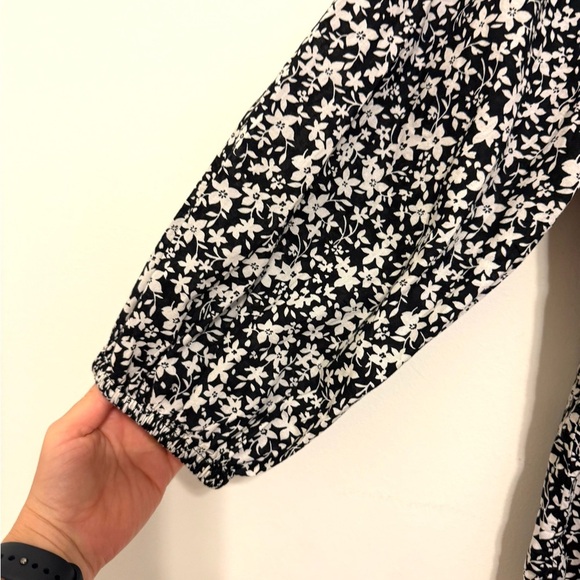 2/$15 The Nines by HATCH Black & White Floral Maternity 3/4 Length Sleeve Blouse - Picture 8 of 12